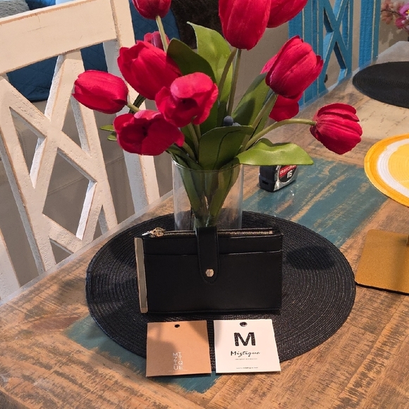 Miztique Black Wallet - Picture 1 of 10